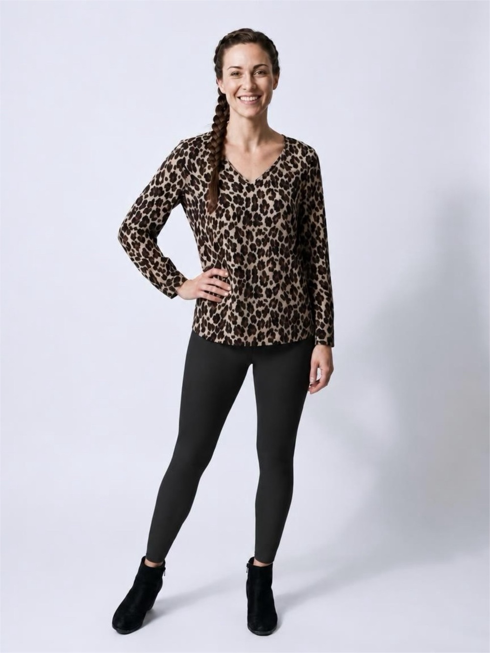 Vince Camuto Leopard Print V-Neck Long Sleeve Top